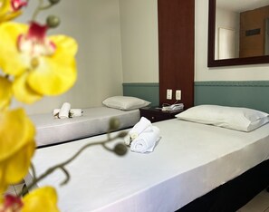 Deluxe Twin Room | Minibar, desk, laptop workspace, blackout drapes - Hotel Alvorada by Bsb Inn (Taguatinga)