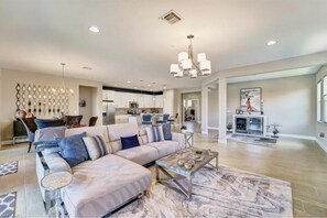 スマートテレビ、PC モニター