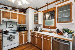 House, Multiple Beds, Patio, City View (112 East Morse St) | Private kitchen | Coffee/tea maker, electric kettle