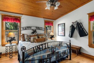 3 habitaciones, decoración personalizada y muebles diferentes 
