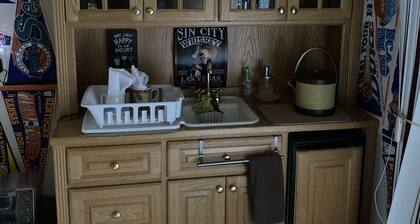 Lakefront nook