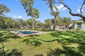 Property grounds - Upscale Home With Pool and Firepit - Close to Mercer St! (Dripping Springs)