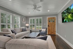 House, Multiple Beds, Pool Access (264 S College St) | Living area