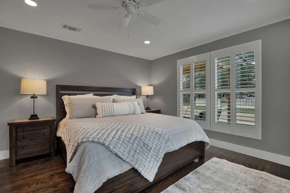 独立别墅, 多张床, 使用泳池 (264 S College St) | 3 多间卧室、特色装修、特色家居、床单