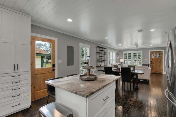 Ferienhaus, Mehrere Betten, Poolzugang (264 S College St) | 3 Schlafzimmer, individuell dekoriert, individuell eingerichtet