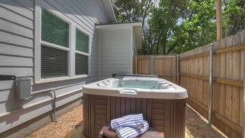 Cottage, 1 King Bed, Hot Tub, City View (215 Mistletoe- E) | Outdoor spa tub