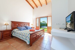 3 bedrooms, in-room safe, iron/ironing board, free WiFi - Villa Camarasa (Pollensa)