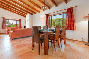 Dining - Villa Camarasa (Pollensa)