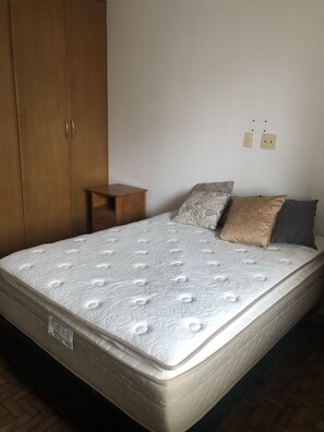 1 chambre, fer et planche à repasser, Wi-Fi gratuit