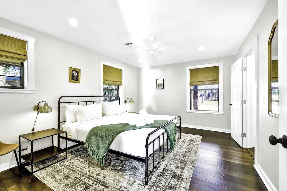 Cottage, Multiple Beds, Hot Tub (496 Ranch 1631- Way) | 2 bedrooms, individually decorated, individually furnished, bed sheets
