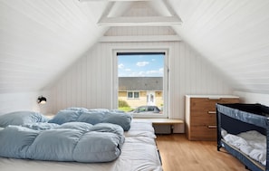 6 habitaciones, cuna de viaje y wifi gratis