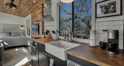 Waylon-hot Tub and Fire Table!