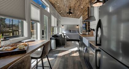 Waylon-hot Tub and Fire Table!