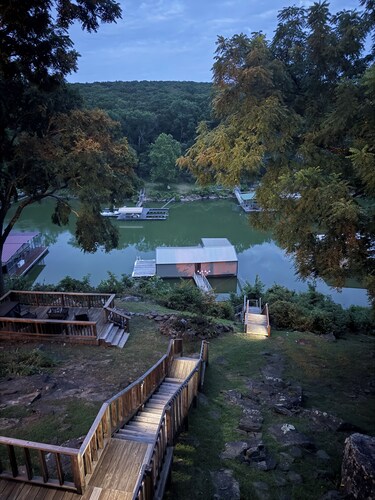 The Deckhouse with private boat dock!