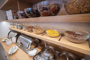 Desayuno bufé gratuito y diario