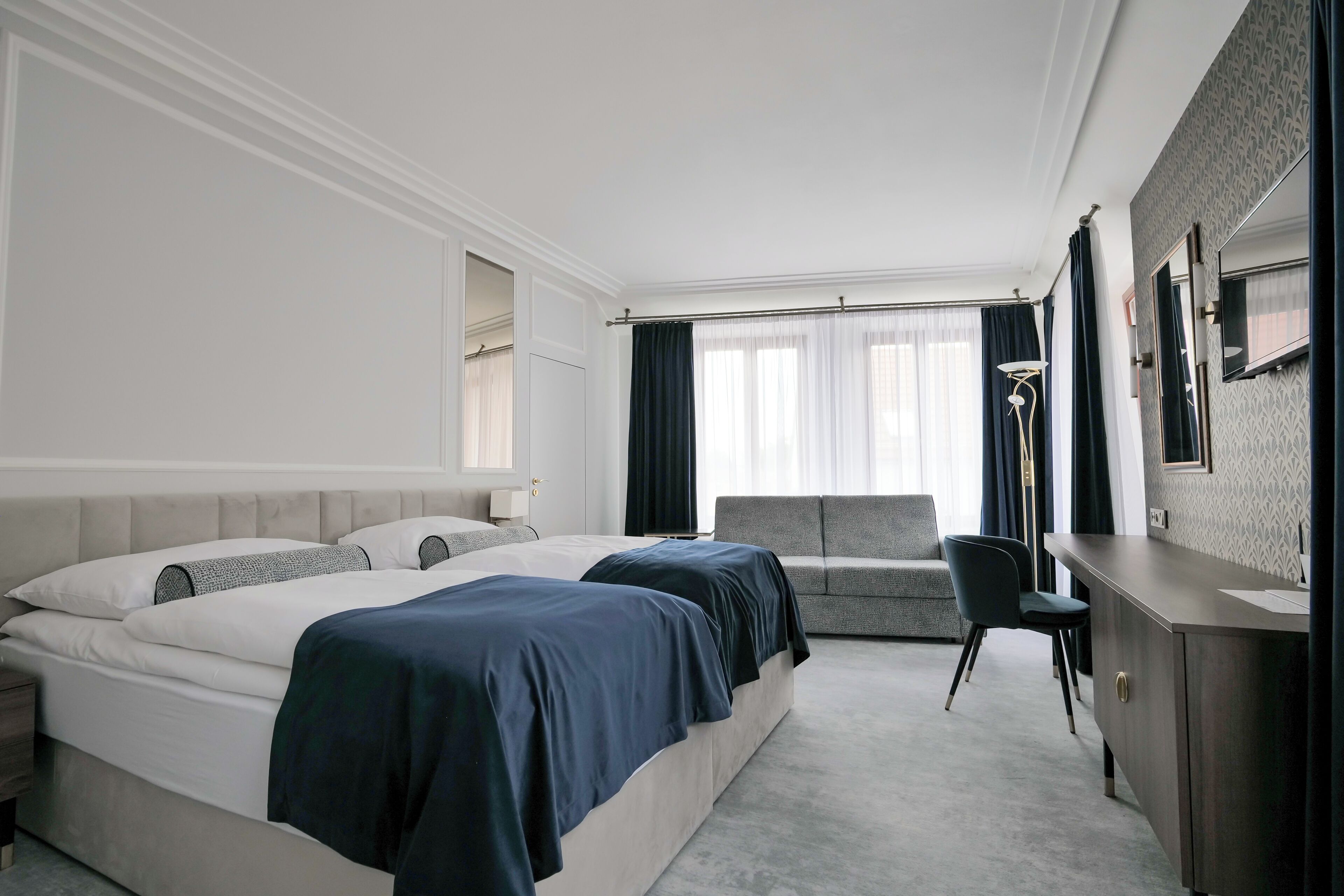 Deluxe Double or Twin Room | Hypo-allergenic bedding, in-room safe, laptop workspace, blackout drapes