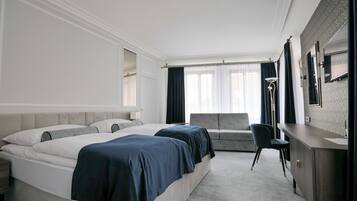 Deluxe Double or Twin Room | Hypo-allergenic bedding, in-room safe, laptop workspace, blackout drapes