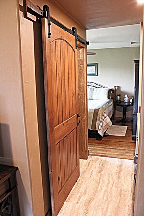 1 Schlafzimmer, Bügeleisen/Bügelbrett, kostenloses WLAN, Bettwäsche