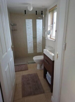 Bathroom - New Apartment in Schull (Schull)