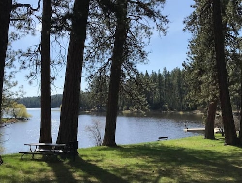Winchester Idaho Lake House RELAX Pool Games FUN Getaway Fish Hunt Hike Sleeps 8