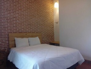 Standard Room | Bed sheets - Casa Maru Hotel (Parras)