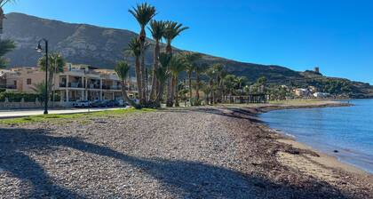 Cozy home in Cartagena with kitchen