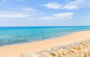 A beach with clear turquoise waters and a sandy shore. - Nice home in Nocera Terinese with WiFi (Nocera Terinese)