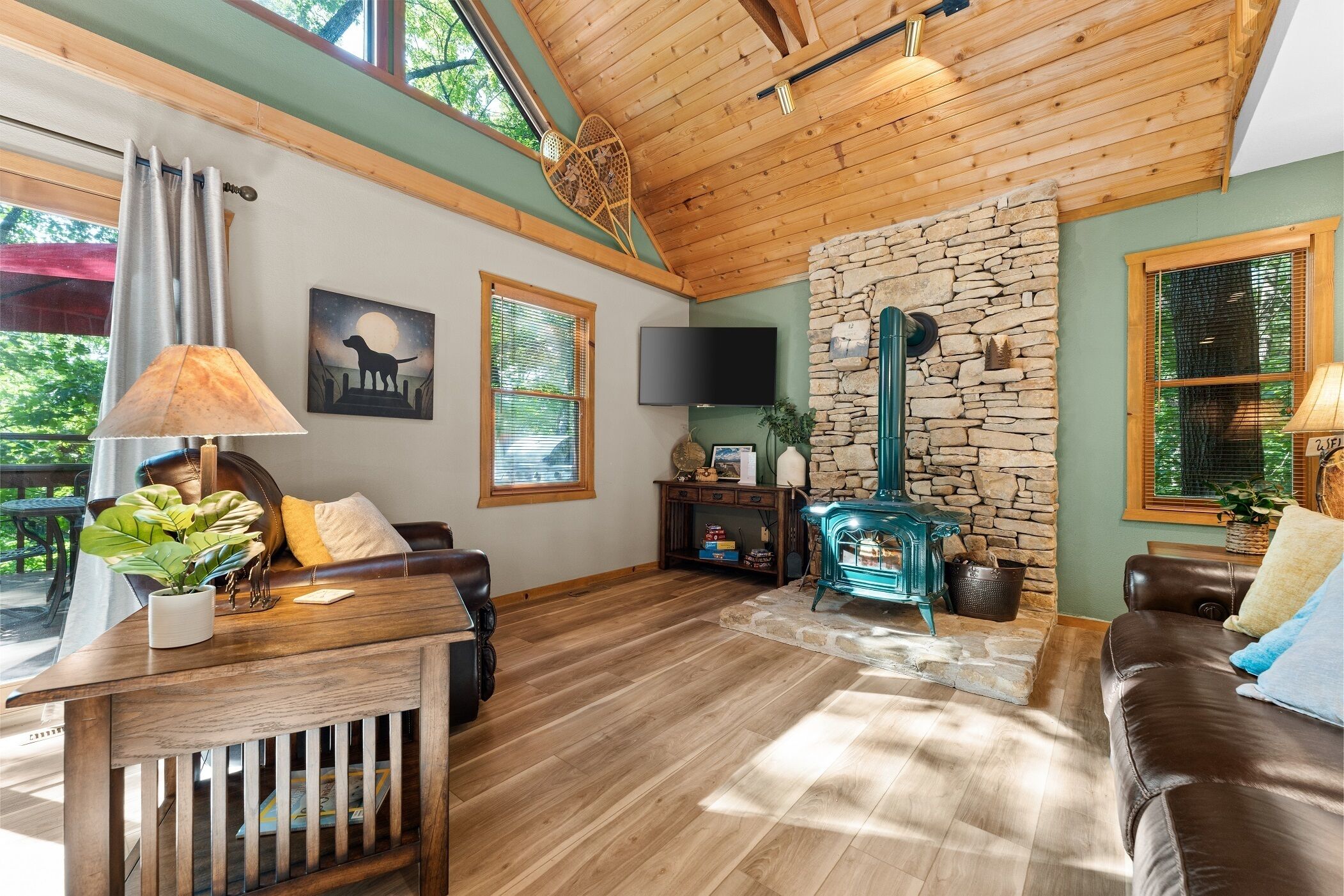 Table Rock Lake View, Huge Deck, Trees, Quiet, Updated, Decorated For Holidays! - Kimberling City, MO