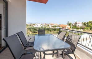 Outdoor dining - Nice apartment in Vrsi with swimming pool (Vrsi)