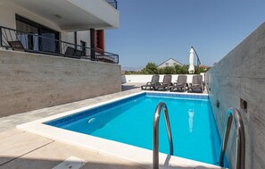 Pool - Nice apartment in Vrsi with swimming pool (Vrsi)