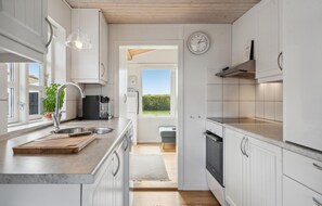 Køleskab, ovn, kogeplade, opvaskemaskine