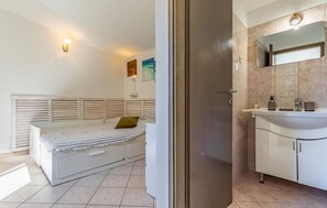 4 camere, una cassaforte in camera, Wi-Fi gratuito, lenzuola