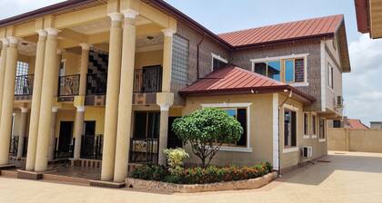 15 Minutesdrive to Knust 10mins Drive to Emina Hospital Lass Than 2 hrs to Lake