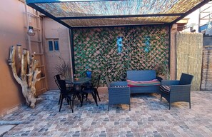 Outdoor dining - Casa Sutar 1 y 2 (San Pedro de Atacama)