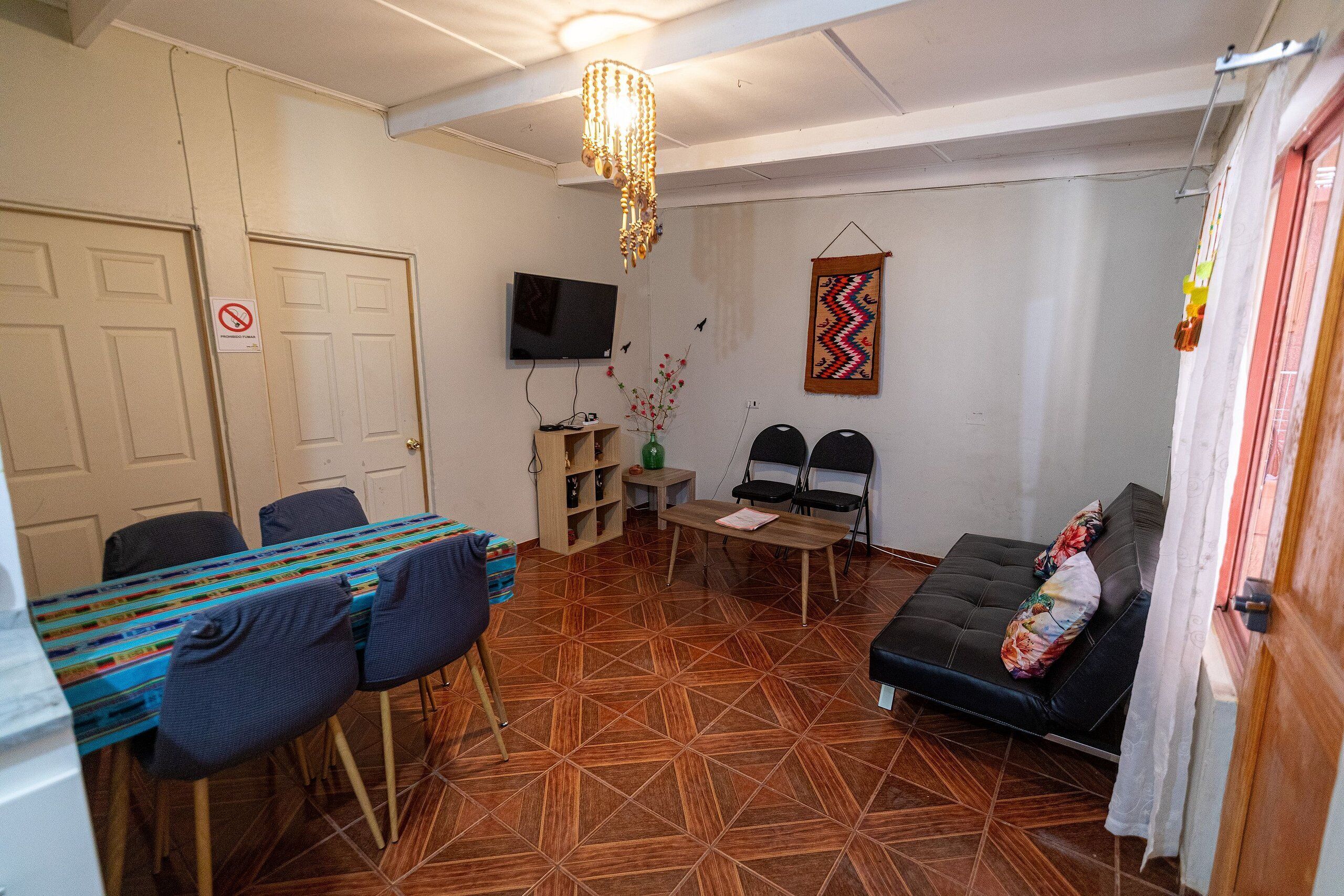 Basic Cabin | Living area