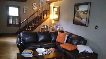 Smart TV, chimenea, videojuegos y reproductor de DVD