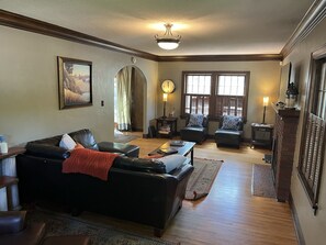 Smart TV, fireplace, video games, DVD player