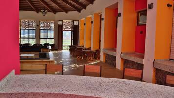 Desayuno inglés diario (MXN 120 por persona)