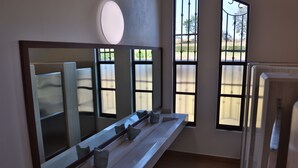 パノラミック 4 人部屋 | バスルーム