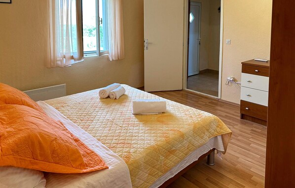 1 habitación, wifi gratis y ropa de cama