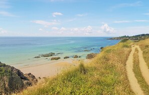 Perto da praia, prática de pesca 