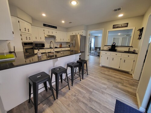 Texas-Sized Comfort w/ Pool Near DHR- Sleeps 14