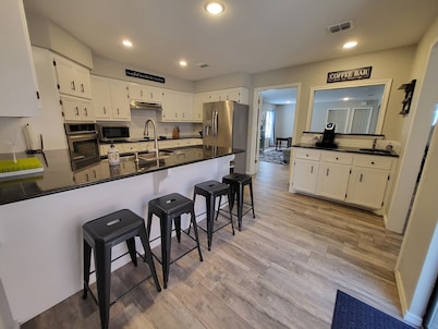 Texas-Sized Comfort w/ Pool Near DHR- Sleeps 14