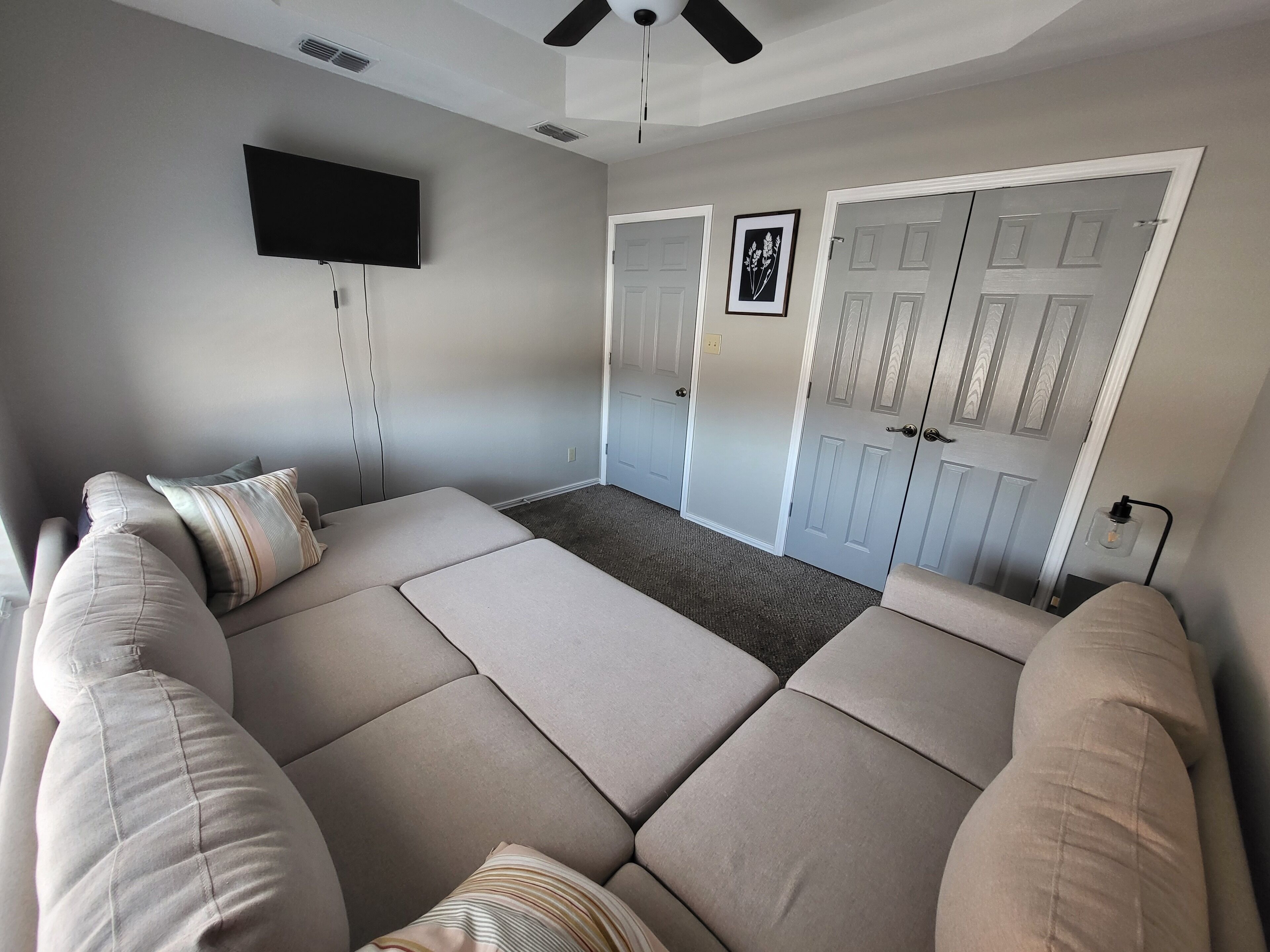 Texas-sized Comfort W/ Pool Near Dhr- Sleeps 14 - Pharr, TX
