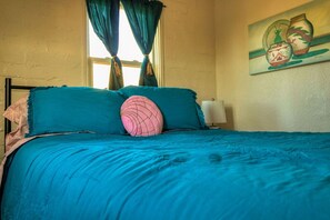 1 bedroom, desk, iron/ironing board, WiFi