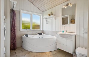 Shower - Stunning home in Børkop (Børkop)