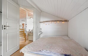 3 bedrooms, travel cot, free WiFi
