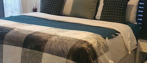 5 chambres, fer et planche à repasser, Wi-Fi, draps fournis