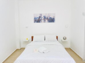 1 bedroom, WiFi, bed sheets - Godson Guest House down town Haifa #6 (Haifa)