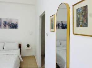 1 bedroom, WiFi, bed sheets - Godson Guest House down town Haifa #6 (Haifa)